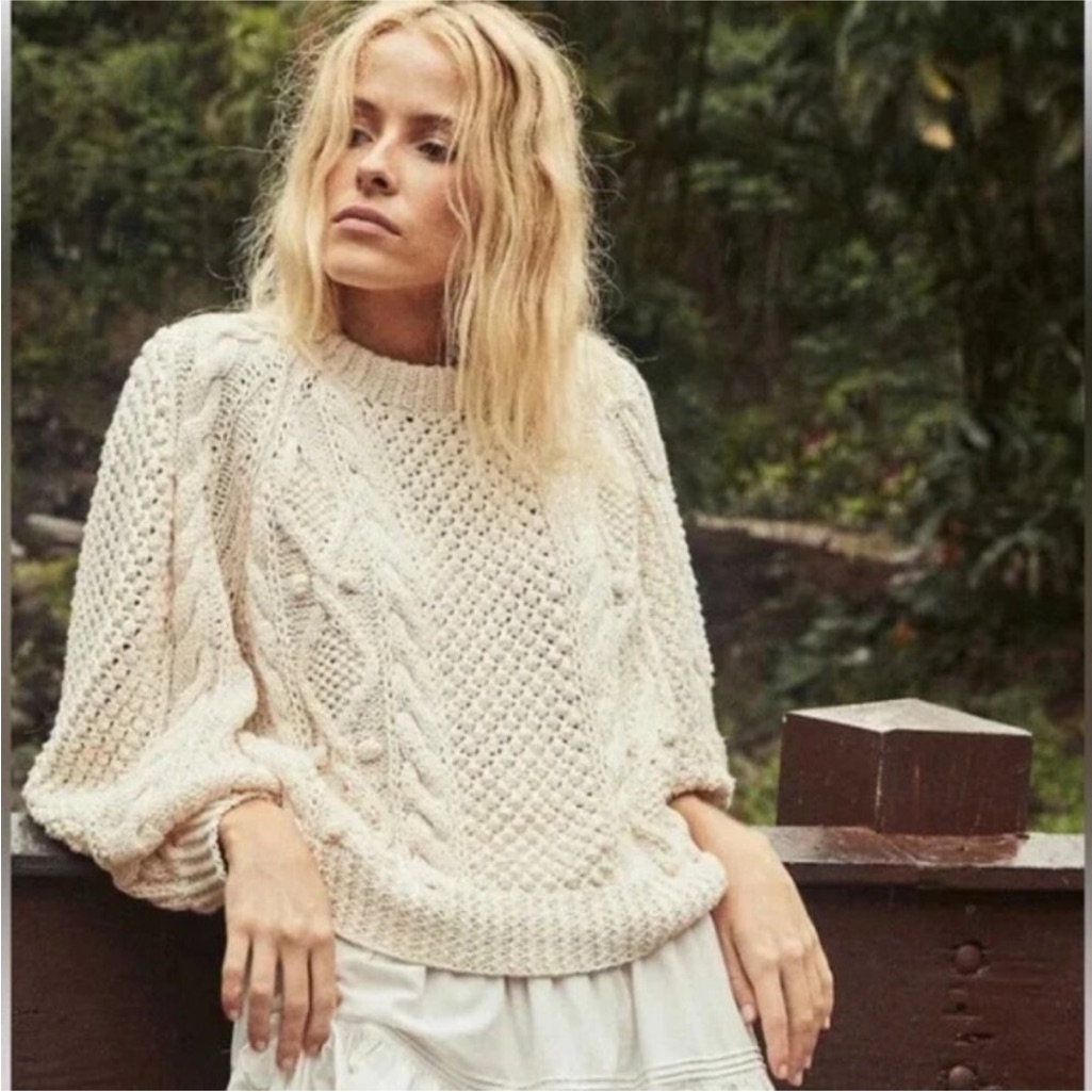 Doen Cream Cable-Knit Crewneck Sweater